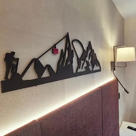 Hotel Aiguille Du Midi - & Restaurant 3*