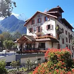 Aiguille Du Midi - & Restaurant Hotel