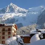 Hotel Aiguille Du Midi - & Restaurant 3*