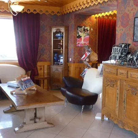 Hotel Aiguille Du Midi - & Restaurant 3*