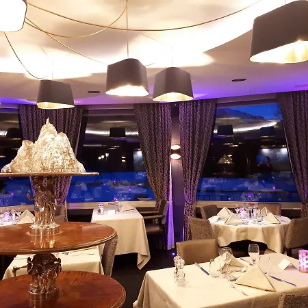 Aiguille Du Midi - & Restaurant 霞慕尼