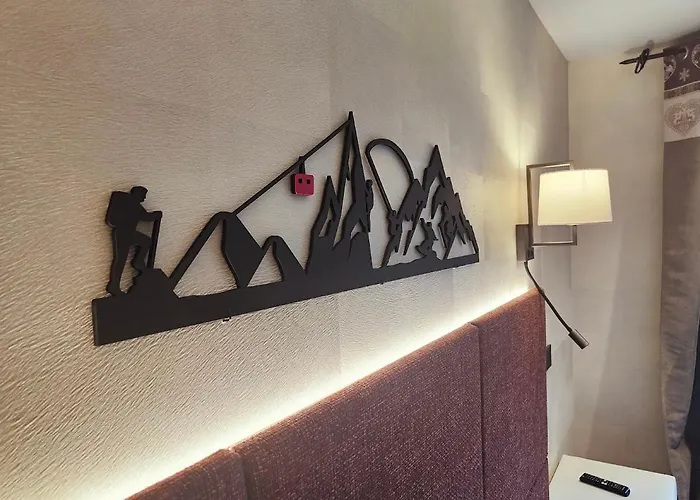 Hotel Aiguille Du Midi - & Restaurant 3*